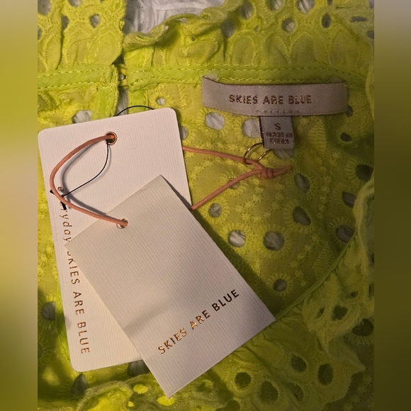 NWT Skie Are Blue Eyelet Lace Top Size S Color Lime Yellow - Picture 7 of 9
